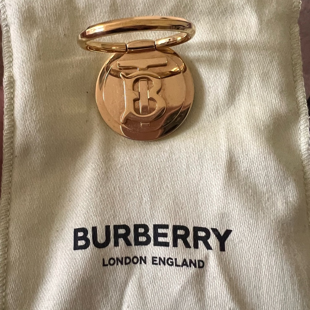 Burberry phone ring